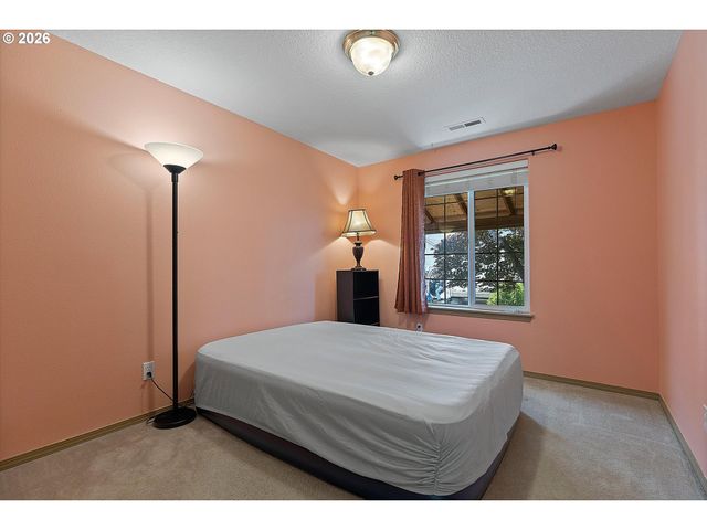 709 TOLIVER Dr, Molalla, OR 97038