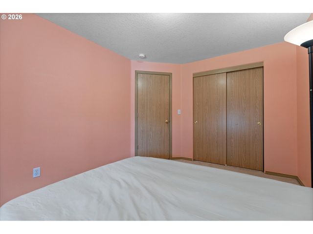 709 TOLIVER Dr, Molalla, OR 97038