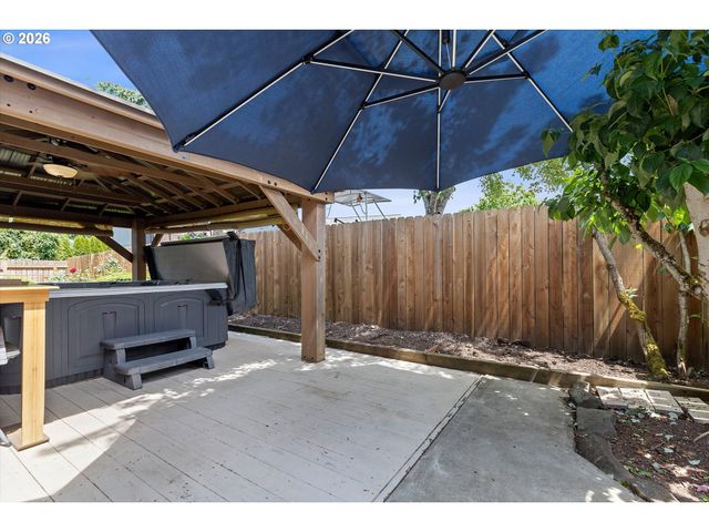 709 TOLIVER Dr, Molalla, OR 97038