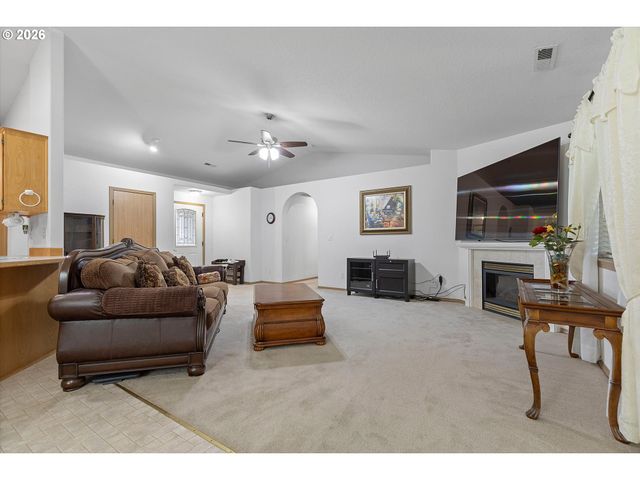 709 TOLIVER Dr, Molalla, OR 97038