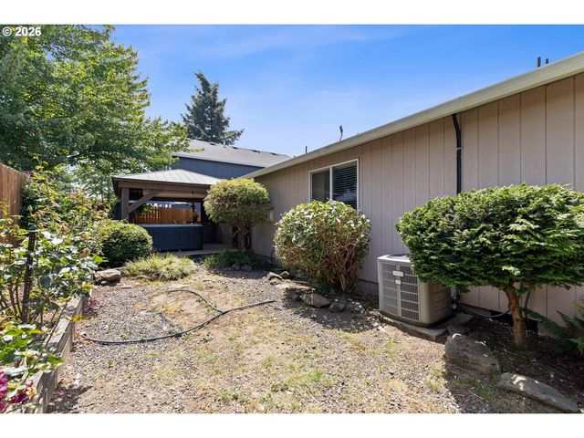 709 TOLIVER Dr, Molalla, OR 97038