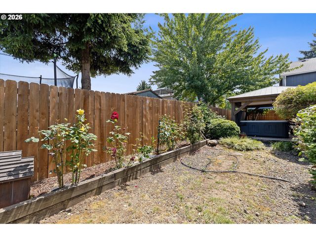 709 TOLIVER Dr, Molalla, OR 97038