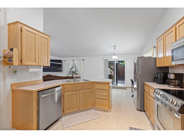 709 TOLIVER Dr, Molalla, OR 97038