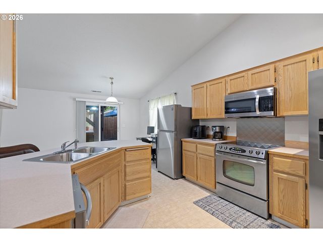 709 TOLIVER Dr, Molalla, OR 97038
