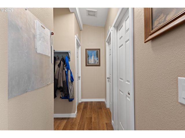 69323 WILDWOOD Rd, North Bend, OR 97459