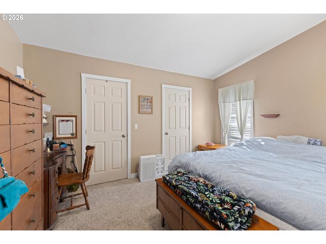 69323 WILDWOOD Rd, North Bend, OR 97459