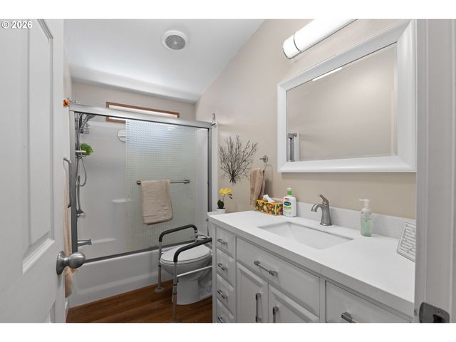 69323 WILDWOOD Rd, North Bend, OR 97459