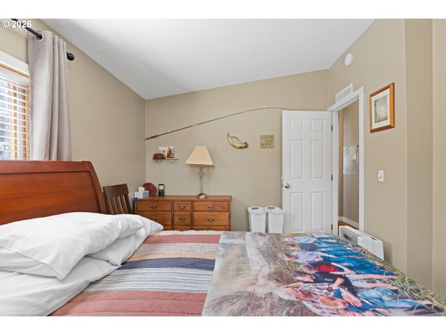 69323 WILDWOOD Rd, North Bend, OR 97459