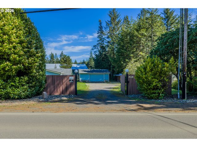 69323 WILDWOOD Rd, North Bend, OR 97459