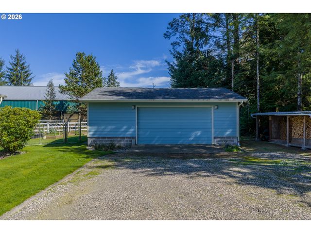 69323 WILDWOOD Rd, North Bend, OR 97459