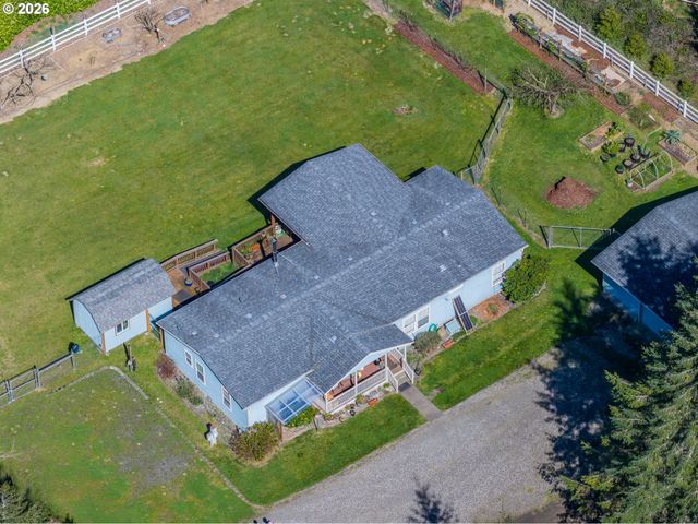 69323 WILDWOOD Rd, North Bend, OR 97459