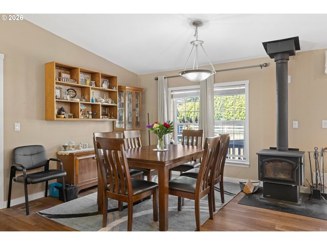 69323 WILDWOOD Rd, North Bend, OR 97459