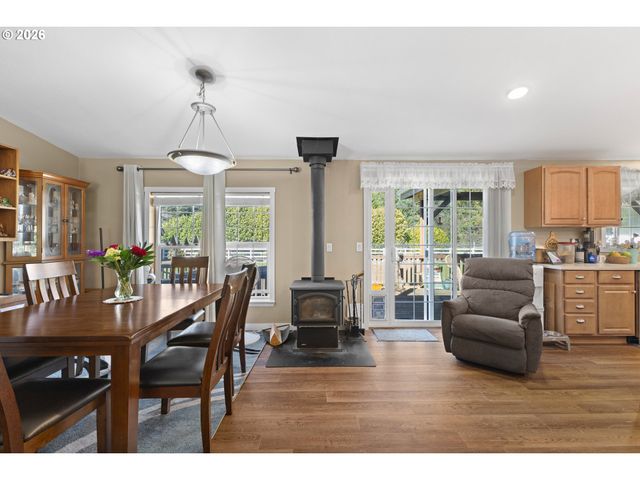 69323 WILDWOOD Rd, North Bend, OR 97459