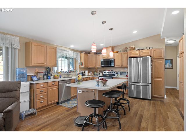 69323 WILDWOOD Rd, North Bend, OR 97459