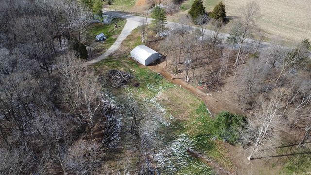 111 W Everton Road, Connersville, IN 47331