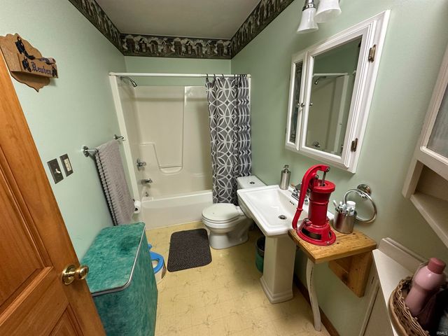 111 W Everton Road, Connersville, IN 47331