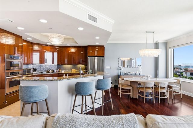 5823 BOWEN DANIEL DRIVE 702, Tampa, FL 33616