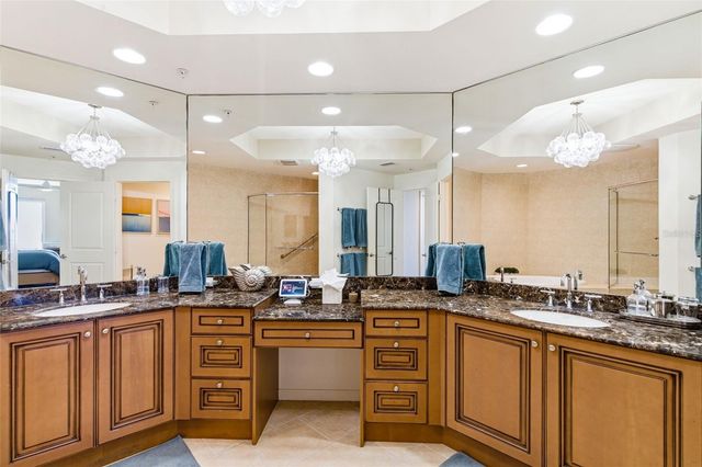 5823 BOWEN DANIEL DRIVE 702, Tampa, FL 33616