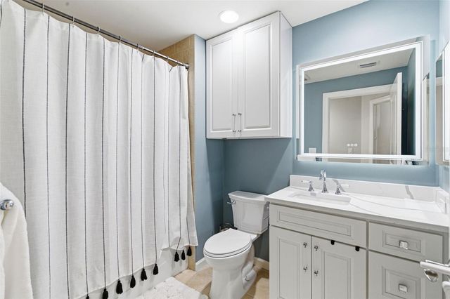 5823 BOWEN DANIEL DRIVE 702, Tampa, FL 33616