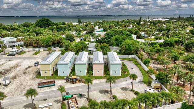 300 NE Coastal Drive, Jensen Beach, FL 34957