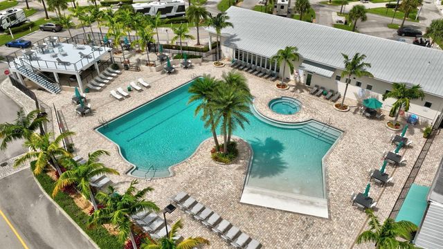 300 NE Coastal Drive, Jensen Beach, FL 34957