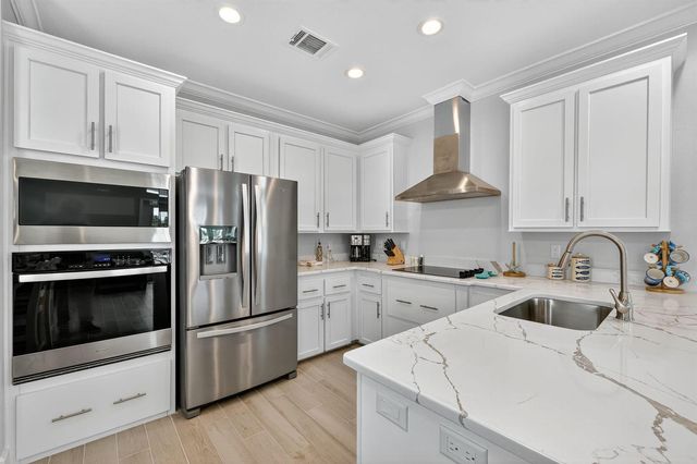 300 NE Coastal Drive, Jensen Beach, FL 34957