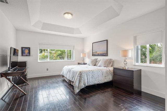 10794 NW 70th St, Doral, FL 33178