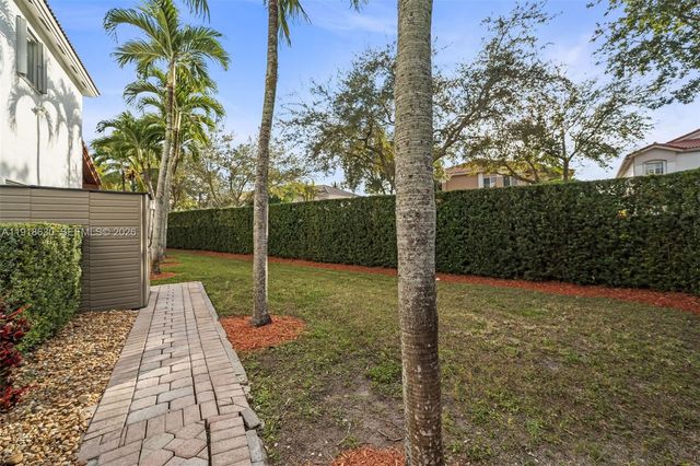 10794 NW 70th St, Doral, FL 33178