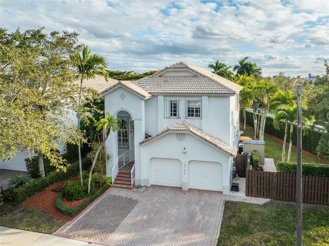 10794 NW 70th St, Doral, FL 33178