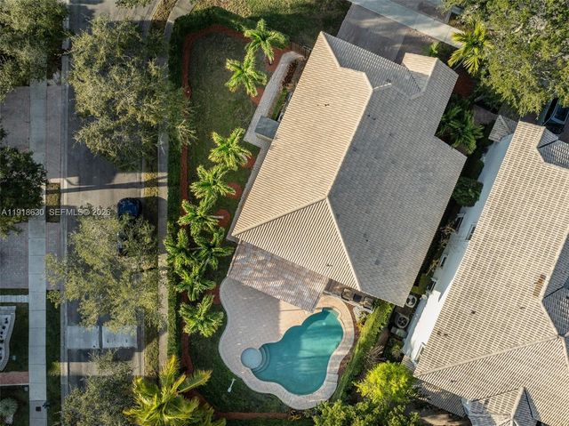 10794 NW 70th St, Doral, FL 33178