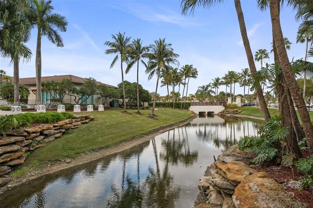 10794 NW 70th St, Doral, FL 33178