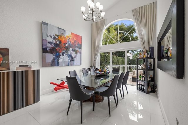 10794 NW 70th St, Doral, FL 33178