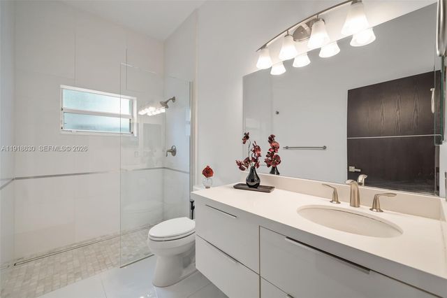 10794 NW 70th St, Doral, FL 33178