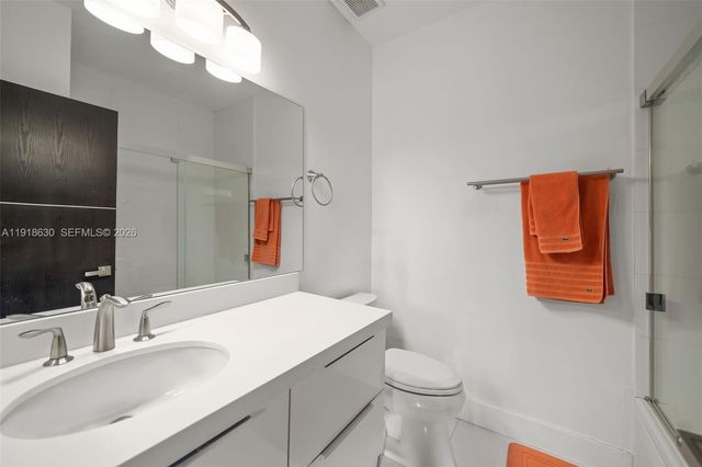 10794 NW 70th St, Doral, FL 33178