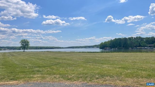 698 WINDWOOD COVES BLVD, Mineral, VA 23117