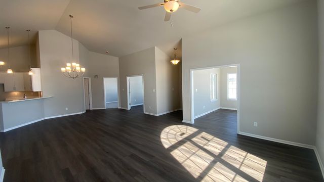 5600 Fountain Circle, Winfield, IN 46307