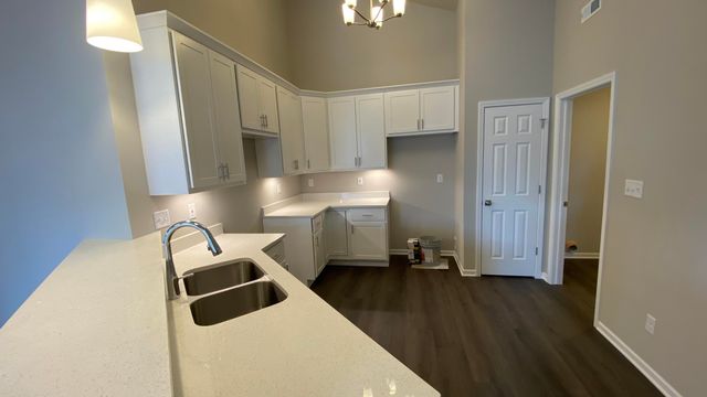 5600 Fountain Circle, Winfield, IN 46307