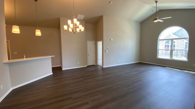5600 Fountain Circle, Winfield, IN 46307