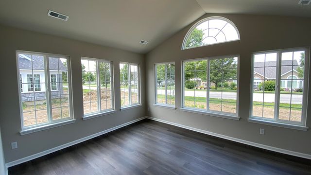 5600 Fountain Circle, Winfield, IN 46307