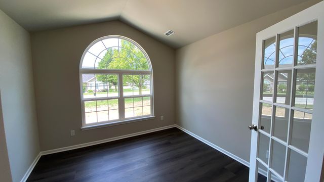 5600 Fountain Circle, Winfield, IN 46307