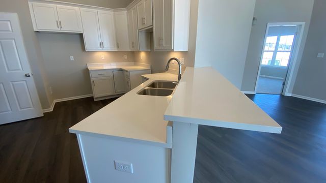 5600 Fountain Circle, Winfield, IN 46307