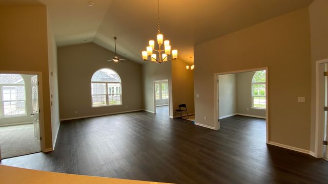 5600 Fountain Circle, Winfield, IN 46307