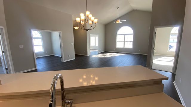 5600 Fountain Circle, Winfield, IN 46307