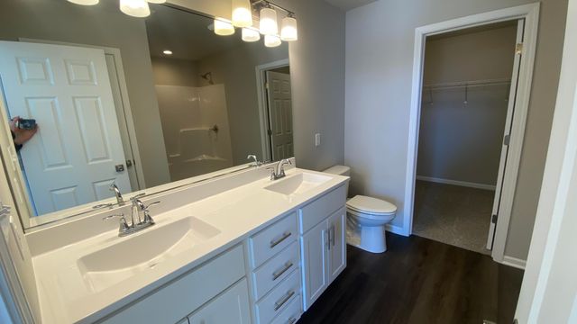 5600 Fountain Circle, Winfield, IN 46307