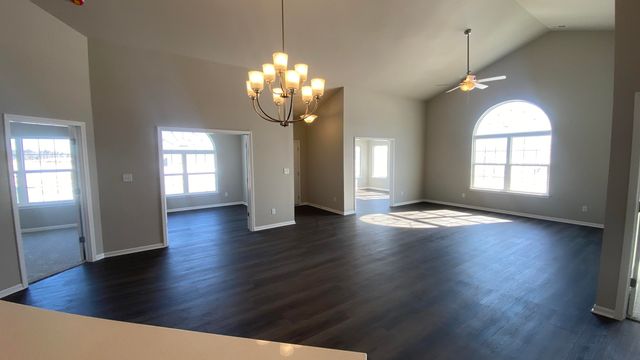 5600 Fountain Circle, Winfield, IN 46307
