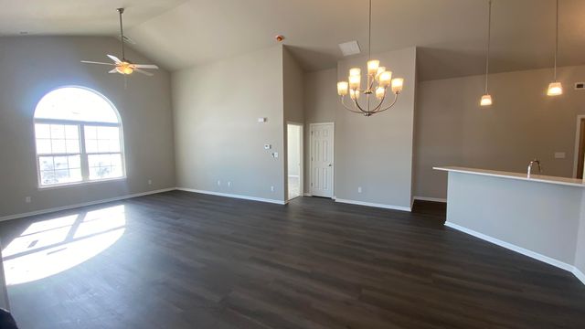 5600 Fountain Circle, Winfield, IN 46307