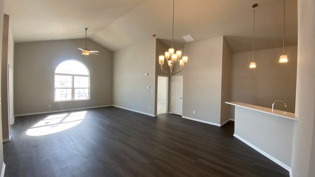 5600 Fountain Circle, Winfield, IN 46307