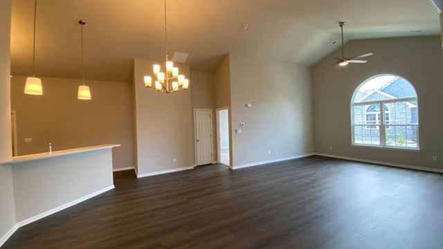 5600 Fountain Circle, Winfield, IN 46307