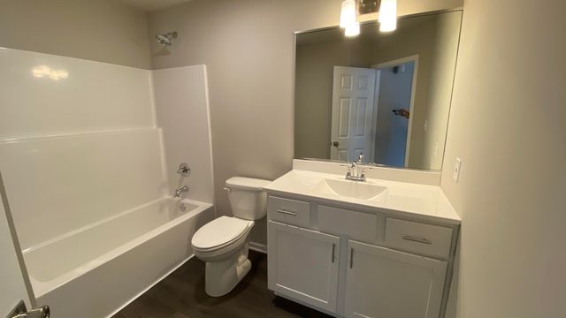 5600 Fountain Circle, Winfield, IN 46307