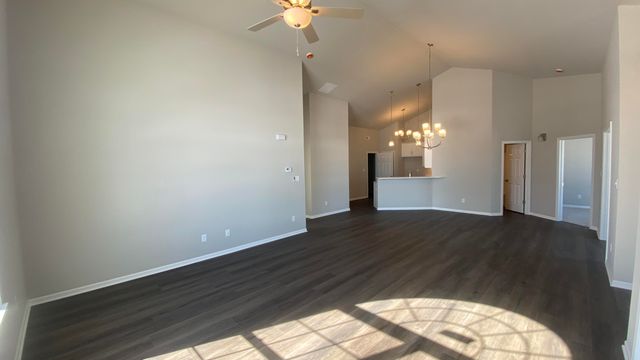 5600 Fountain Circle, Winfield, IN 46307